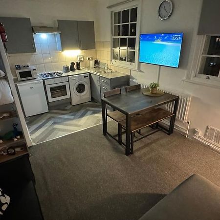 Flat In The Heart Of Camden Town Apartment Лондон Екстериор снимка
